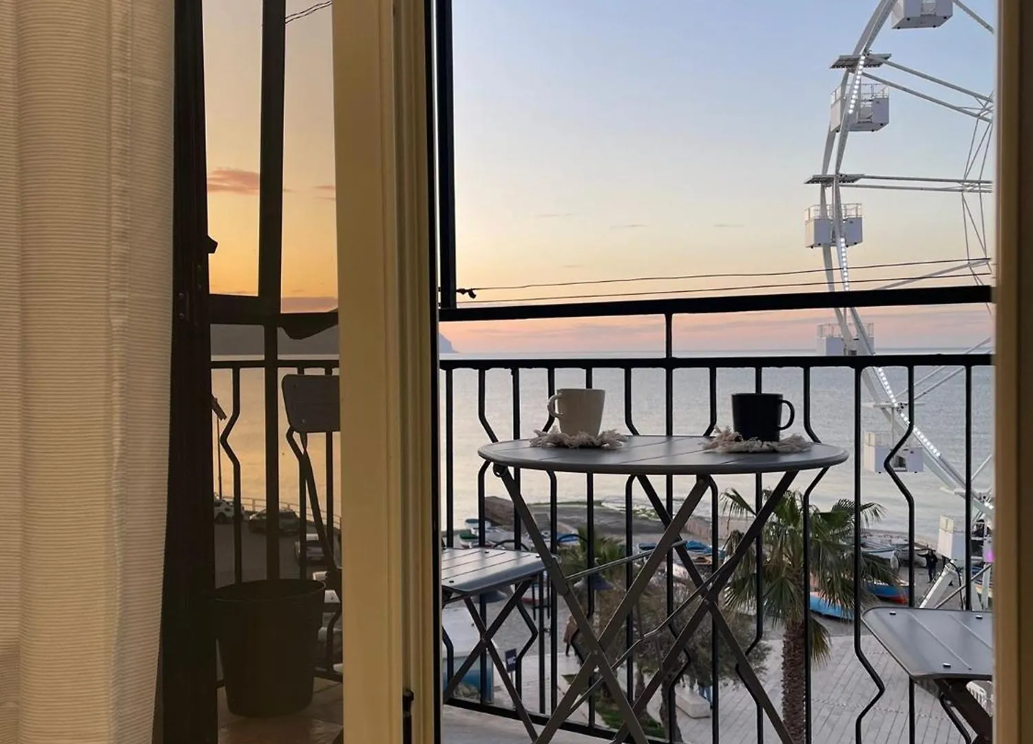 La Riva - Seashore Bagheria Apartment